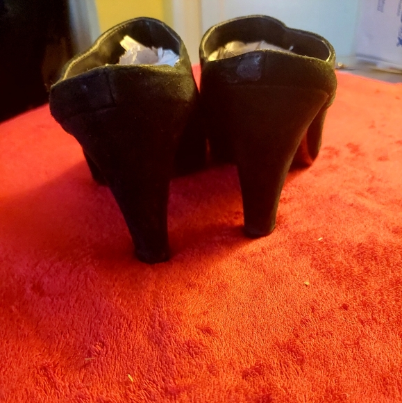 Liz Claiborne Suede Mules - Picture 3 of 5